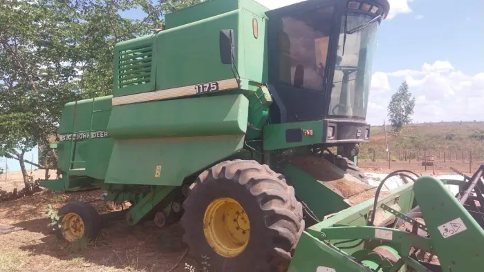 COLHEITADEIRA JOHN DEERE 1175 ANO 1998