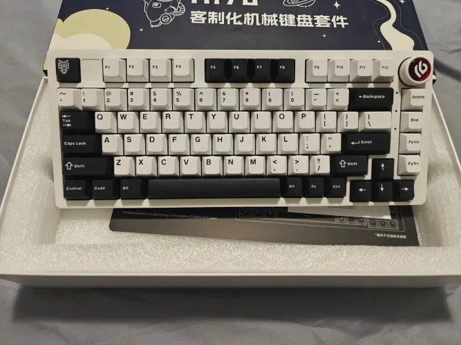 Teclado Mecânico com fio de Alumínio Leobog Hi75