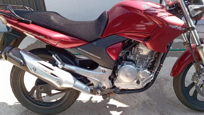 YAMAHA FAZER 250 2010 GASOLINA