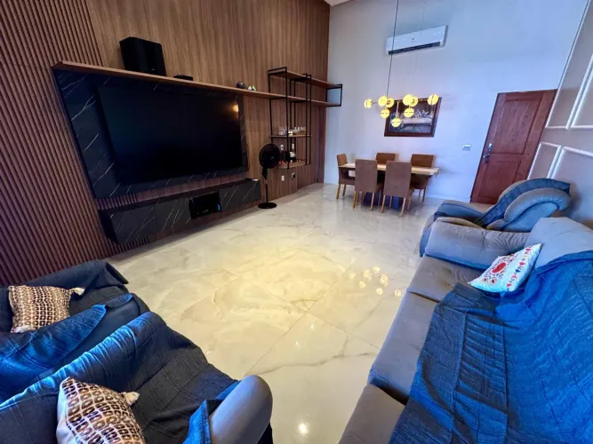 Casa em condomínio, 3 quartos, 3 suítes, 250 m², 2 vagas no Castanheira em Belém