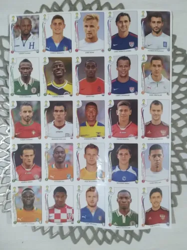 Panini Copa do Mundo 2014 Completo - 71 Figurinhas (3 Cartelas)