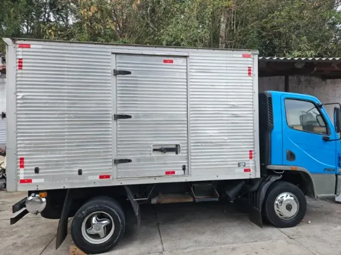 Caminhao mercedez  acelo 715