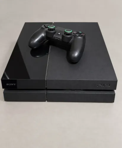 PS4 + Controle + 1 Jogo | Ótimo Estado