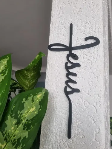 Arte de Parede Jesus Versão Minimalista em Letra Cursiva 32,5x16cm