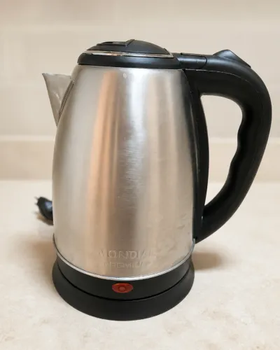 Chaleira elétrica Mondial Premium CE-06 2 L 127 V