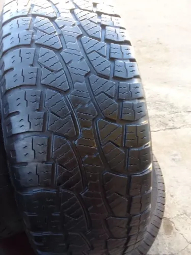 Pneu 235/70/16