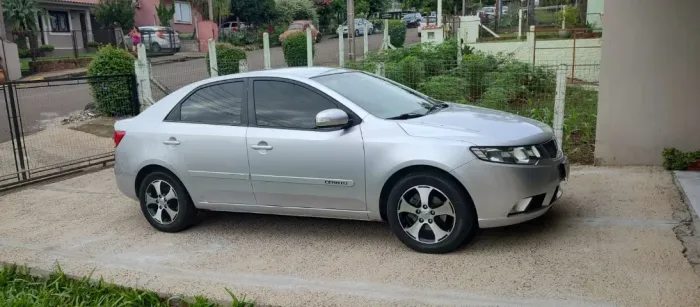 Kia Motors Cerato 1.6 16V Mec. 2011