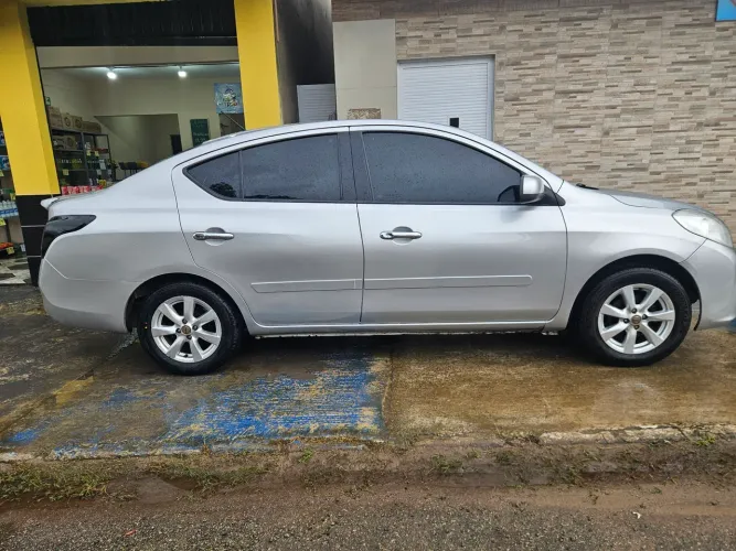 Nissan Versa SL 1.6 16V Flex Fuel 4P Mec. 2014