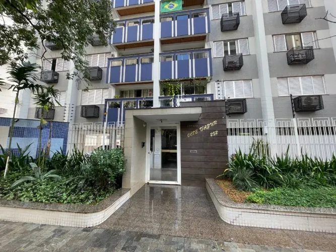 Locação - Apartamento semimobiliado na Zona 07 em Maringá