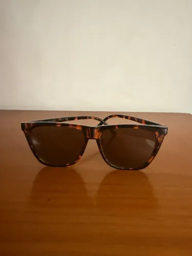 Óculos de sol tartaruga