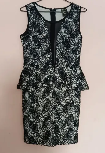 Vestido Modelo Clássico com volume suave