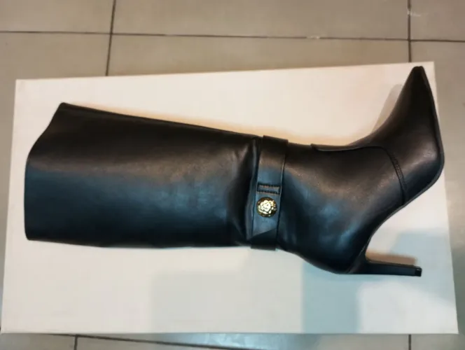 Bota Laysa monteiro Nova linda