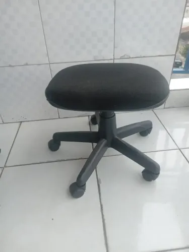 CADEIRA GIRATÓRIA SOMENTE ACENTO.