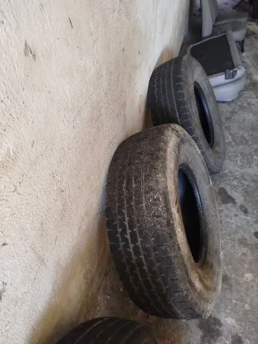 3 pneus 255/75/15