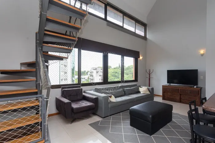 Apartamento Duplex mobiliado para alugar no Três Figueiras com 1 quarto (1 suíte).