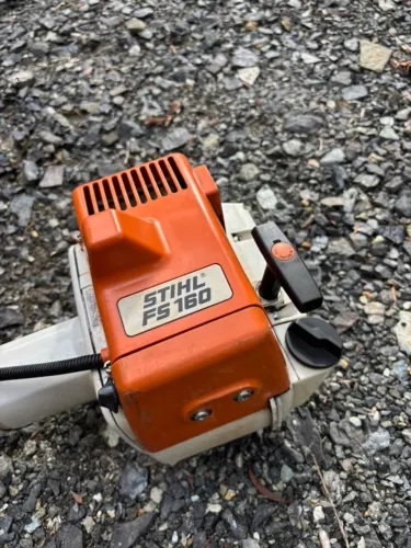 Roçadeira STIHL FS 160 - Potência Profissional e Excelente Estado (60% da Média!)