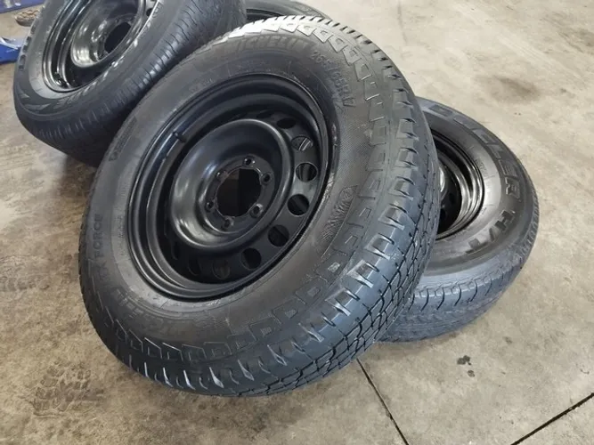 ESTEPE HILUX ARO 17" C/ PNEU SEMINOVO