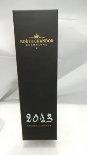 Caixa vazia da champagne moet chandon grand vintage 2013 apenas a cx vazia!!