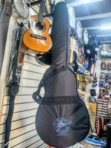Capa de violão na promoção