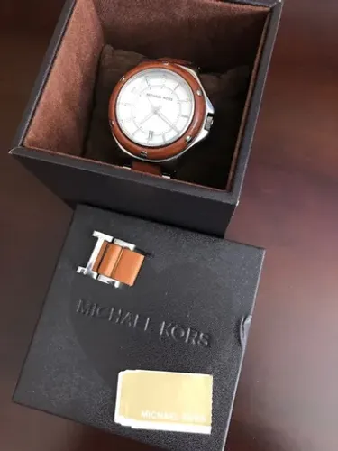 relogio michael kors modelo mk 5168, raridade, pois modelo couro foram produzidos poucos