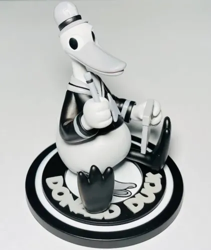 Pato Donald Clássico Preto e Branco - miniatura altura 7 cm - 90 Anos Donald Duck