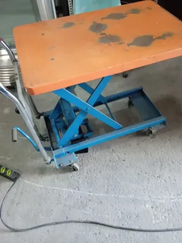 Carrinho hidráulico pantografico