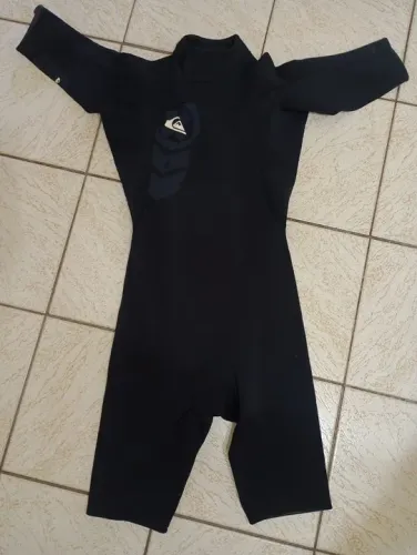short john Quiksilver, short jhon Quiksilver, short john, roupa de neoprene, macacão neopr
