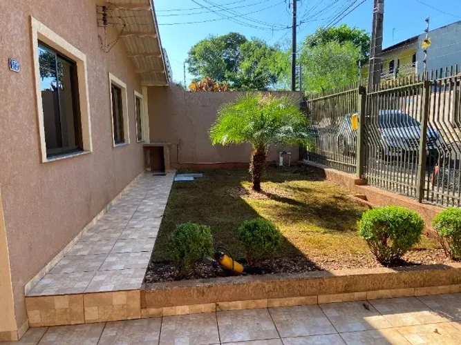 Casa com Suíte e 3 Quartos próxima ao Centro Foz