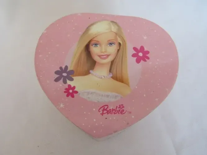 CAIXA DE MÚSICA da famosa boneca Barbie. Funcionamento a corda - sem garantia futura