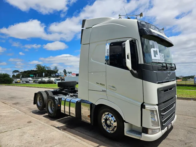 FH460 6X2 Globetrotter Ano 21 Teto Alto Automático  Ar condicionado  Suspensão Mola 