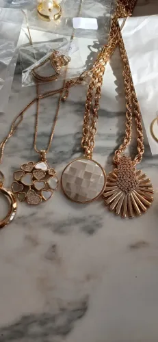 Oportunidade para empreendedoras - Semi-jóias a valores nunca vistos 