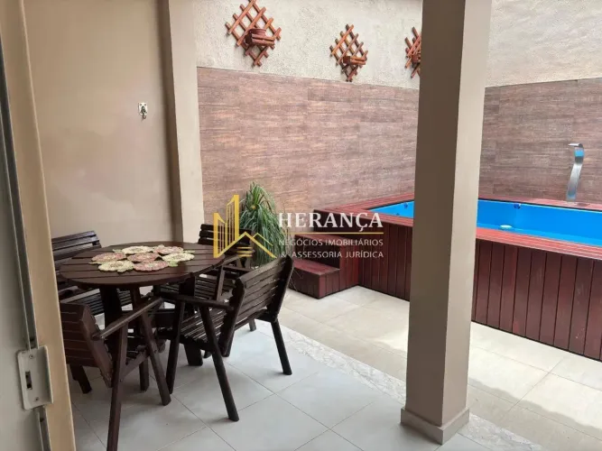 Casa de Vila com Piscina, Suíte e Vaga Coberta  Próxima ao Méier!!
