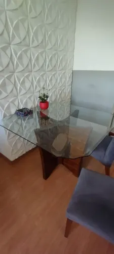 Mesa de Jantar com Tampo de Vidro