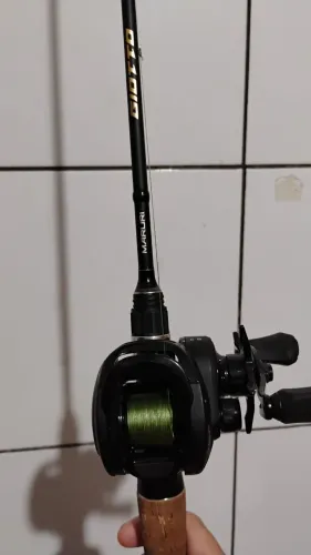 Carretilha Marur lado direito e vara Maruri 