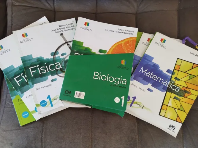 Livros Didáticos Ensino Médio - Física, Biologia e Matemática