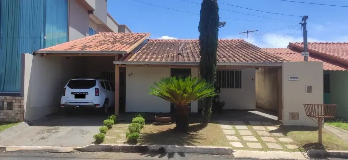 CASA EM CONDOMINIO FECHADO Casa em Condomínio com 3 Quarto(s) e 1 banheiro(s) à Venda, 170