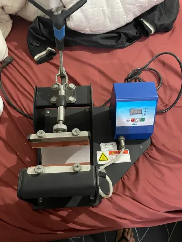 Prensas térmicas para personalização de canecas, copos e taças