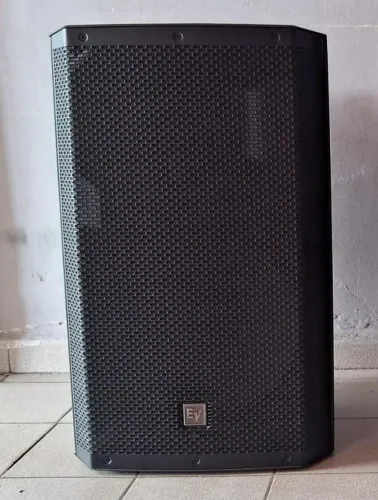VENDE-SE 2 Caixas Electro Voice ZLX 15BT