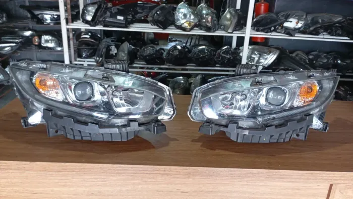 Honda Civic G10 ano 2018 par de farol de xenom