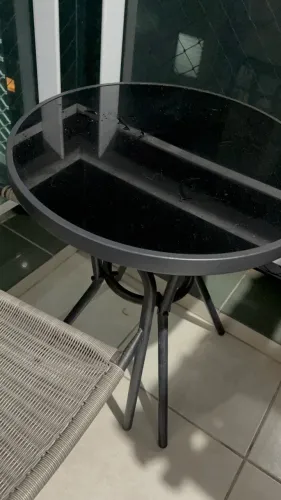 Conjunto mesa e cadeiras