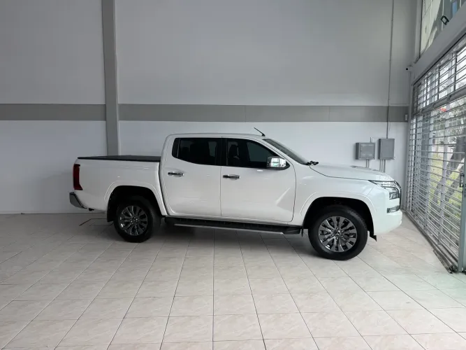 Mitsubishi TRITON HPE-S 2.4 CD 4X4 TB Diesel Aut. 2026