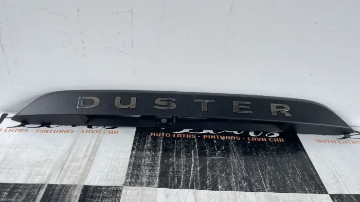 Friso da tampa traseira Duster 16 17 18 19 20 21 22 23 24