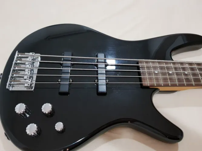 Baixo ibanez Soundgear Gio 5 cordas ativo Profissional