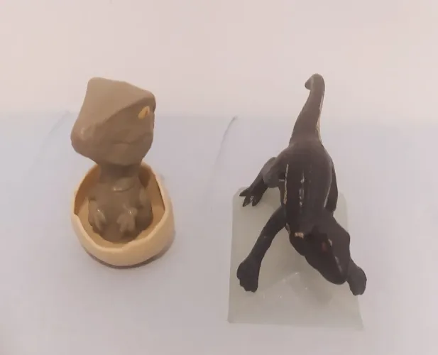 São 2 Dinossauros Jurassic World - Kit com 2 Brinquedos de Coleção