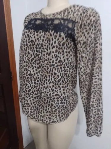 Blusa manga longa animal print - tamanho M