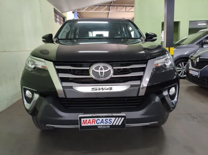Toyota Hilux SW4 4X4 2.8 Diesel 2017