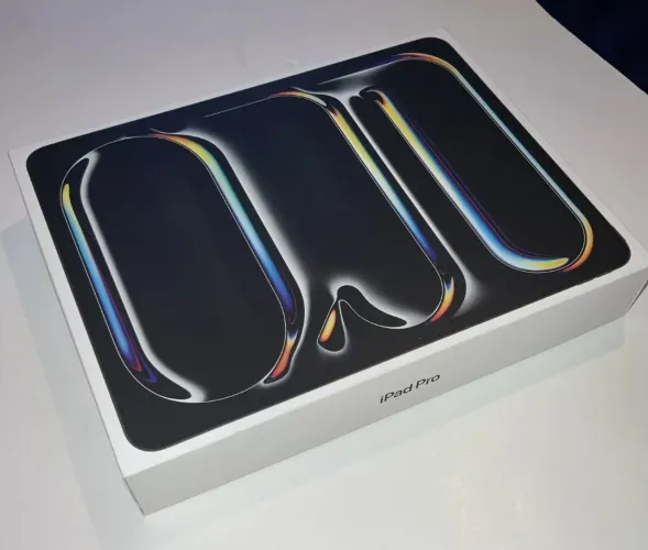 iPad Pro M4 13" Wi-Fi + Cellular 5G 1TB / 16gb RAM Preto Espacial Lacrado
