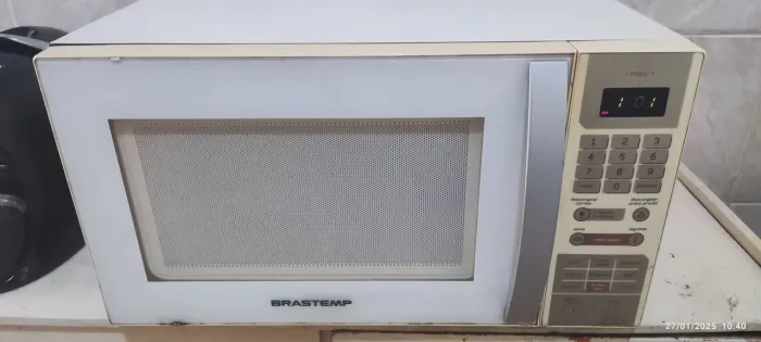 Micro-ondas Brastemp Max 30 L em ótimo estado!