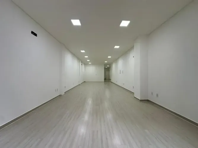 Sala comercial para venda com 125 metros quadrados em Meia Praia - Itapema - SC