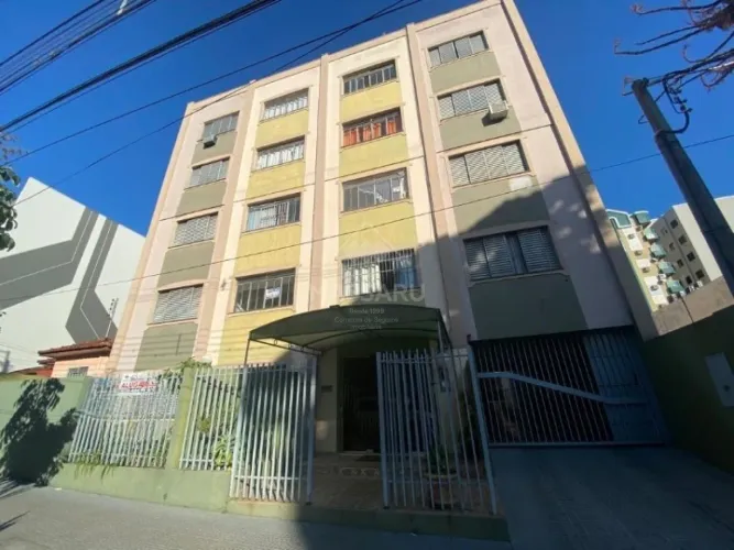 Locação - Apartamento na Zona 07 em Maringá